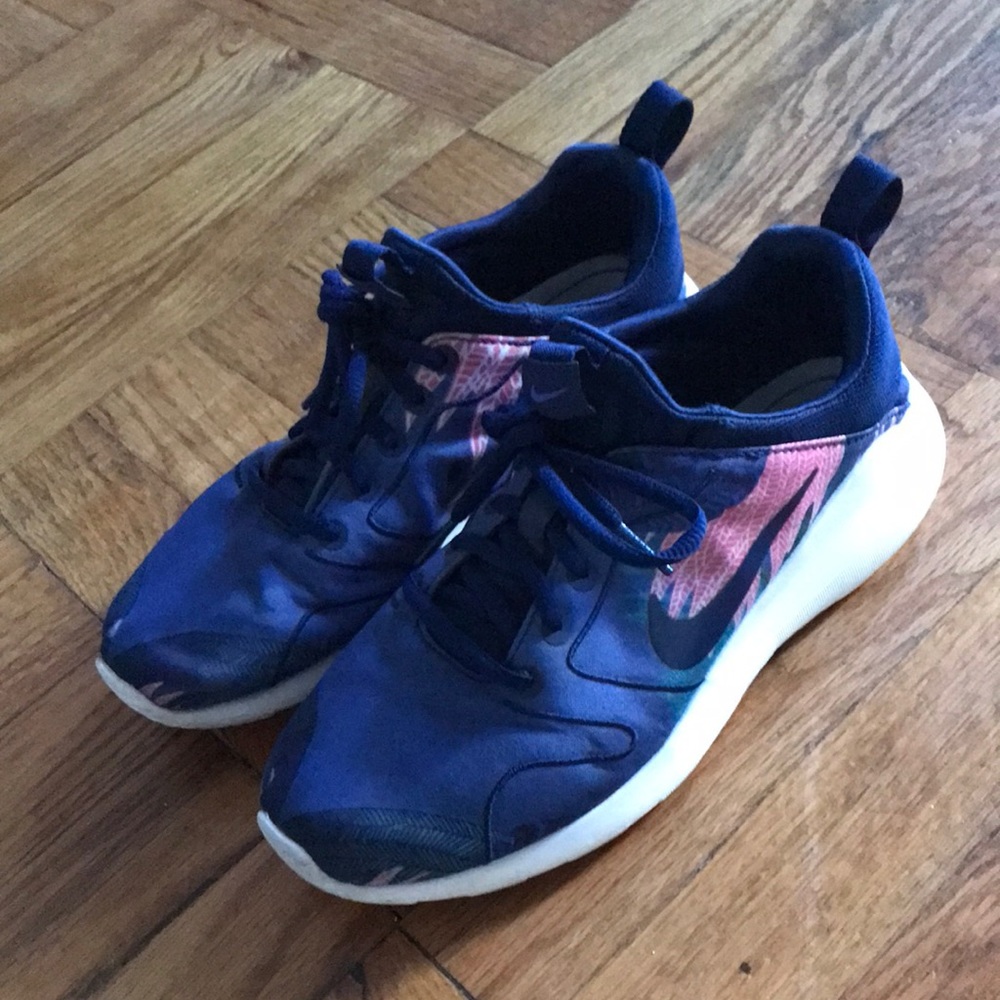 Nike Roshe Shoes